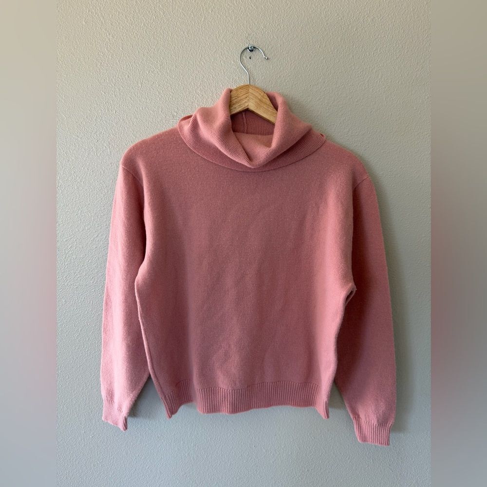 Pendleton Vintage 80s 100% Virgin Wool Pink Turtleneck Sweater Classic Size L